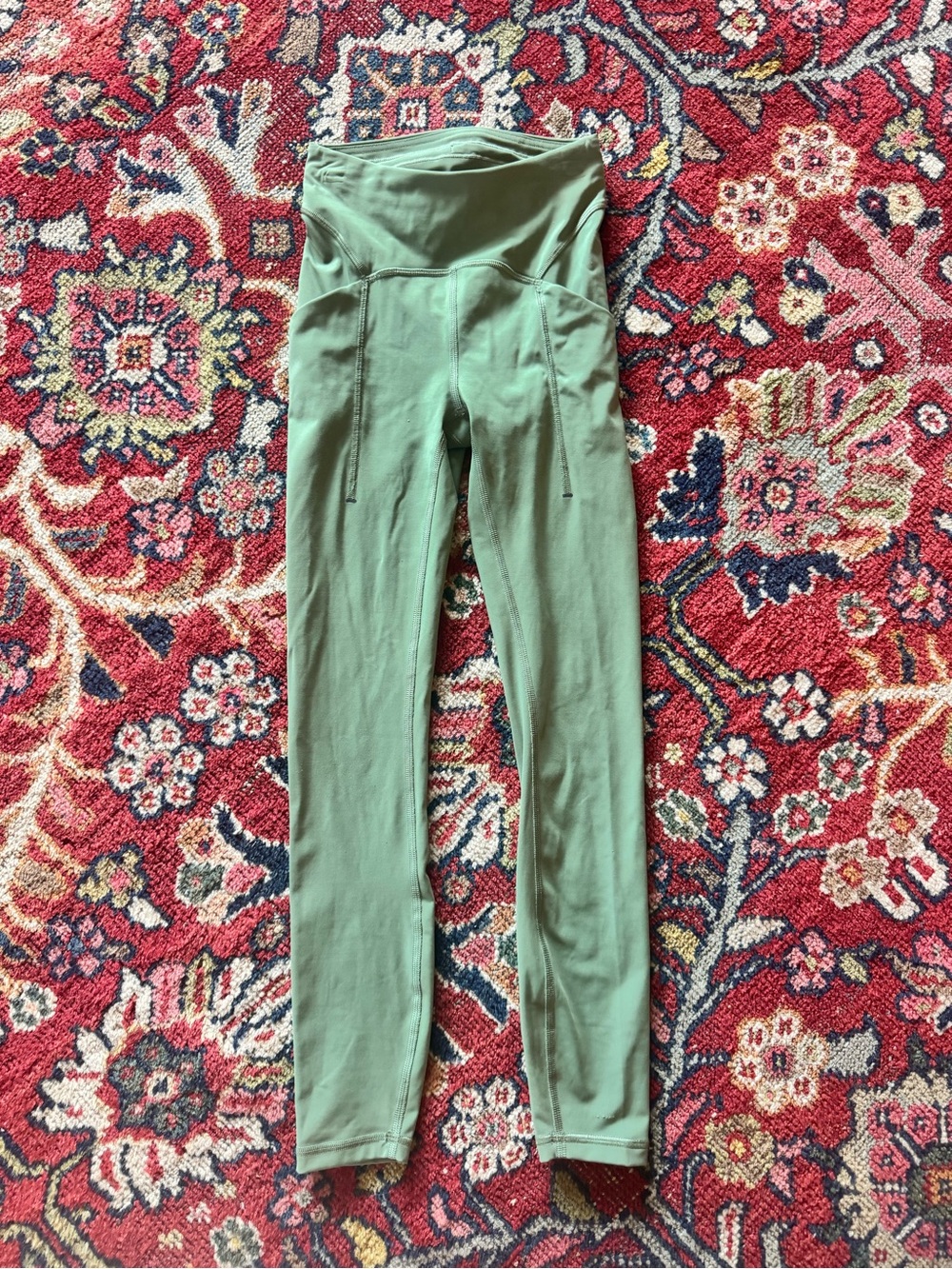 Lululemon Leggings w Pockets, 25”, Size 0, Olive/Army Green